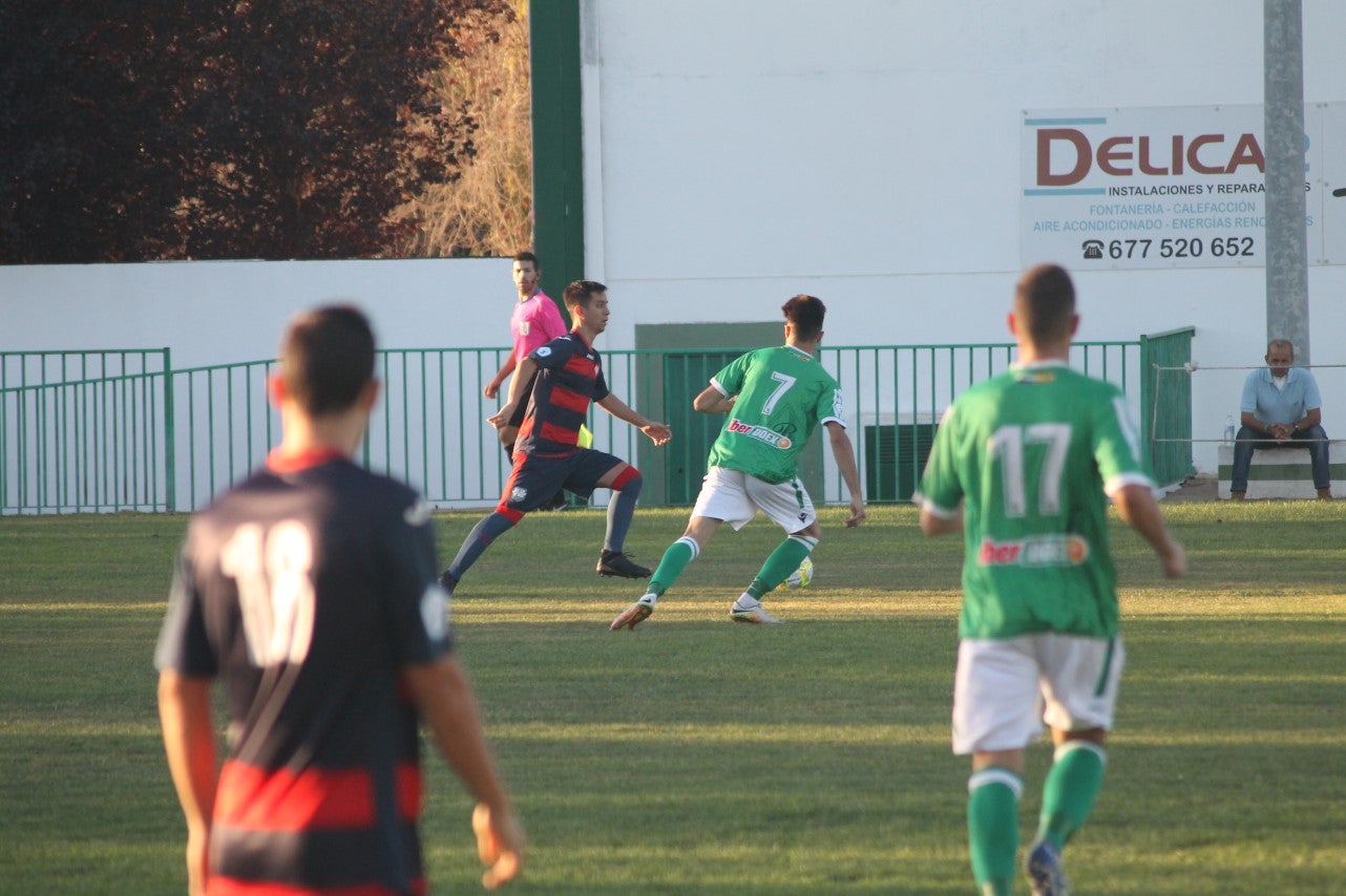 Imágenes de la semifinal de la Copa Federación que han jugado Racing Valverdeño y Arroyo en el Municipal de San Roque y que finalizó con 0-1 (18-08-2019)