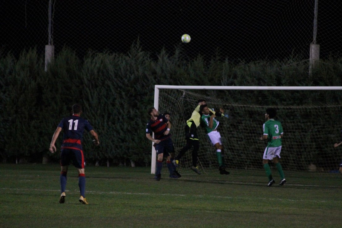 Imágenes de la semifinal de la Copa Federación que han jugado Racing Valverdeño y Arroyo en el Municipal de San Roque y que finalizó con 0-1 (18-08-2019)