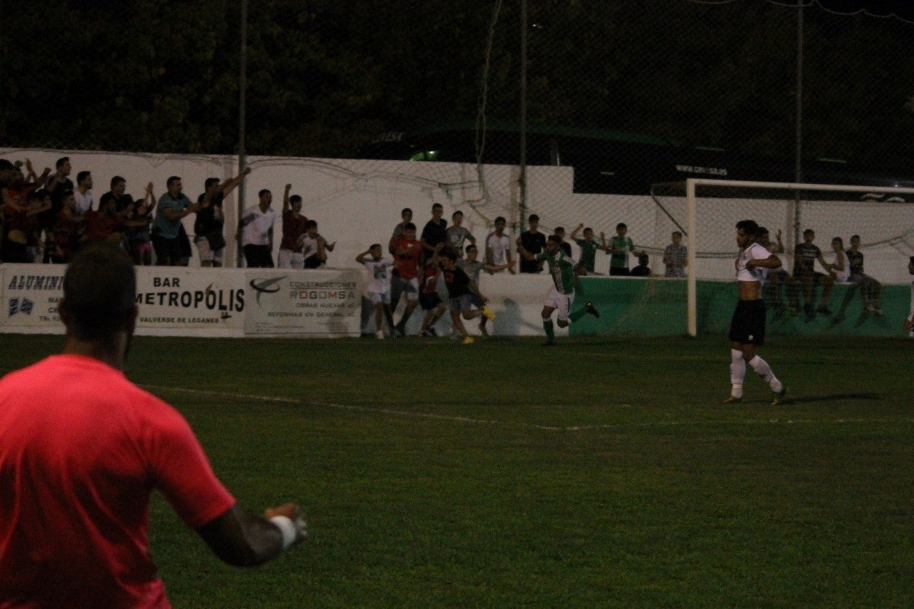 Imágenes del encuentro de la primera jornada de liga de Tercera División disputado en el Municipal de San Roque, y que acabó con 2-1 en el marcador (25-08-2019)
