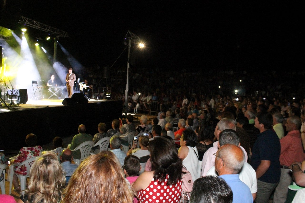 Algunas imágenes del viernes de las Ferias y Fiestas de San Bartolomé 2019 (23-08-2019)