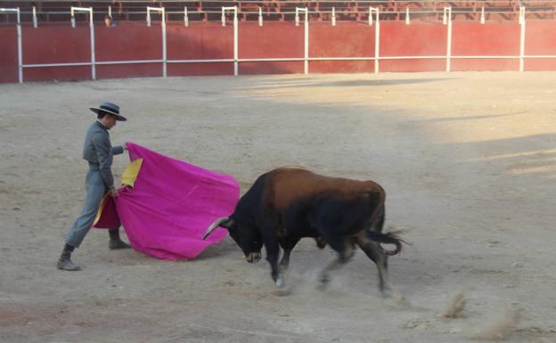 Llevando al mejor de la tarde al centro del ruedo