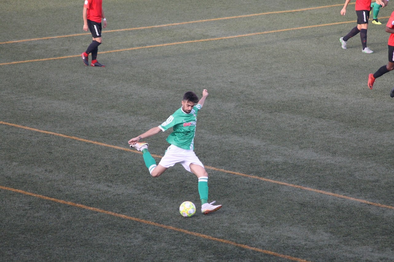 Algunas imágenes del encuentro de la segunda jornada de Tercera División disputado en el Emilio Macarro de Montijo y que terminó 2-1 (01-09-2019)