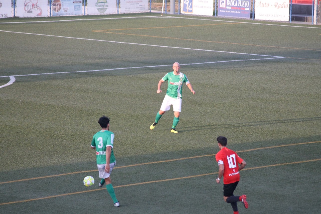 Algunas imágenes del encuentro de la segunda jornada de Tercera División disputado en el Emilio Macarro de Montijo y que terminó 2-1 (01-09-2019)