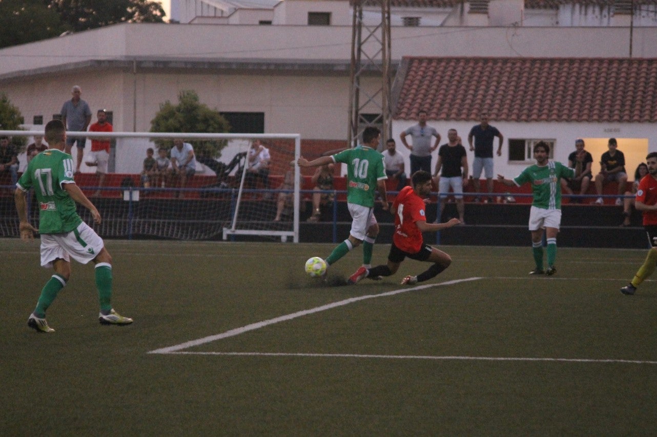 Algunas imágenes del encuentro de la segunda jornada de Tercera División disputado en el Emilio Macarro de Montijo y que terminó 2-1 (01-09-2019)