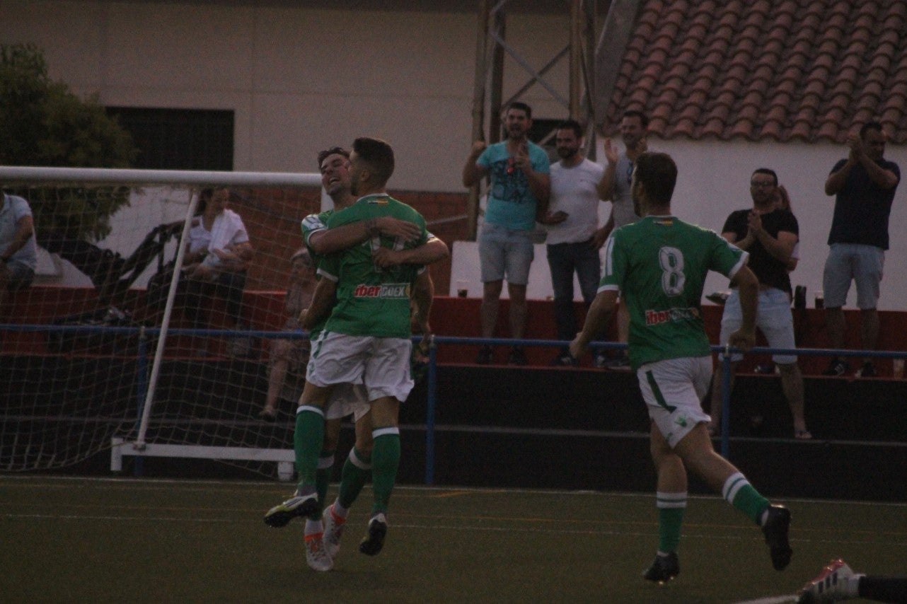 Algunas imágenes del encuentro de la segunda jornada de Tercera División disputado en el Emilio Macarro de Montijo y que terminó 2-1 (01-09-2019)