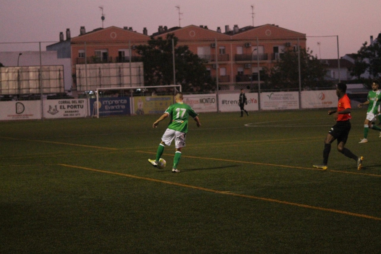 Algunas imágenes del encuentro de la segunda jornada de Tercera División disputado en el Emilio Macarro de Montijo y que terminó 2-1 (01-09-2019)