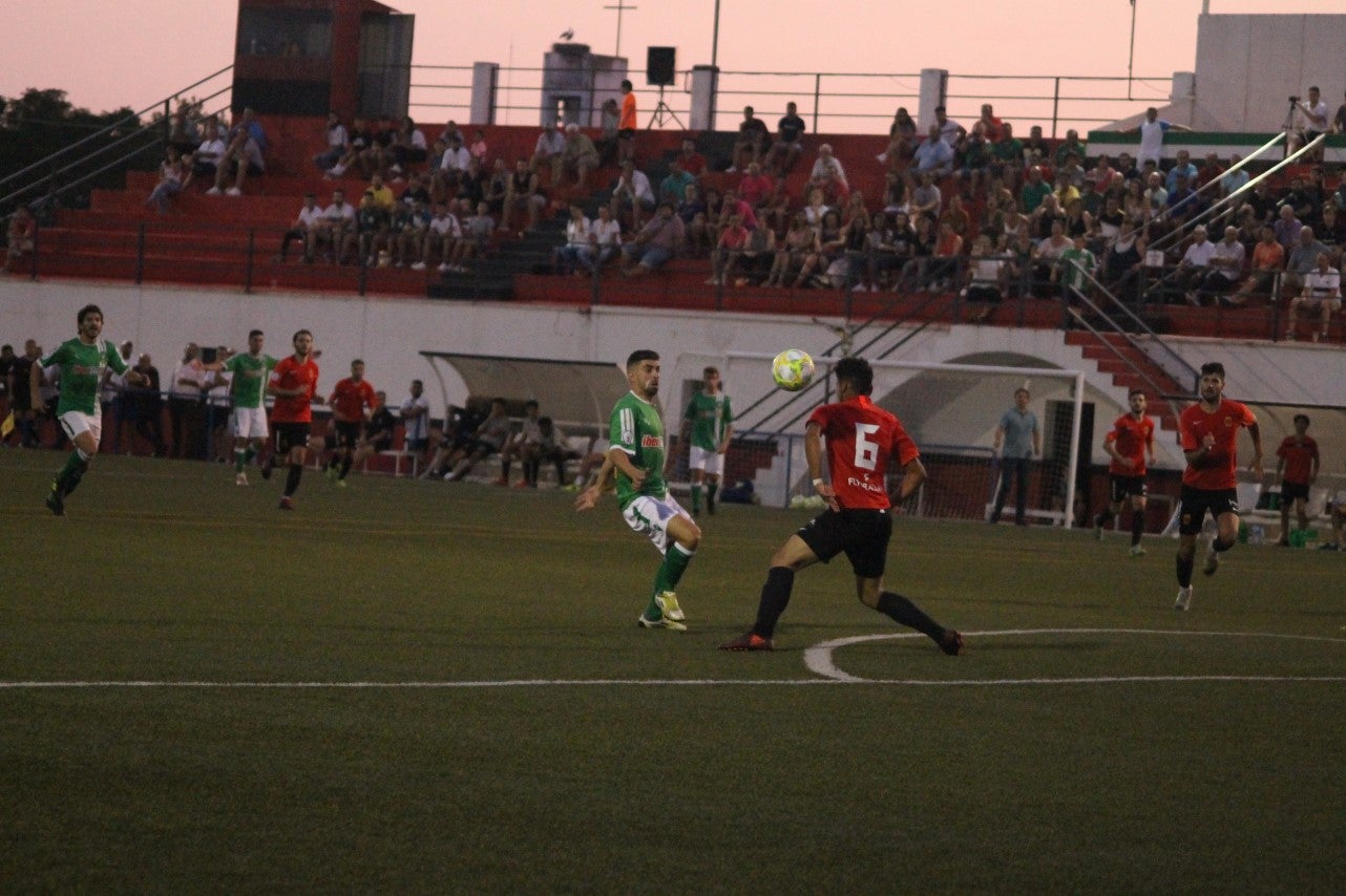 Algunas imágenes del encuentro de la segunda jornada de Tercera División disputado en el Emilio Macarro de Montijo y que terminó 2-1 (01-09-2019)