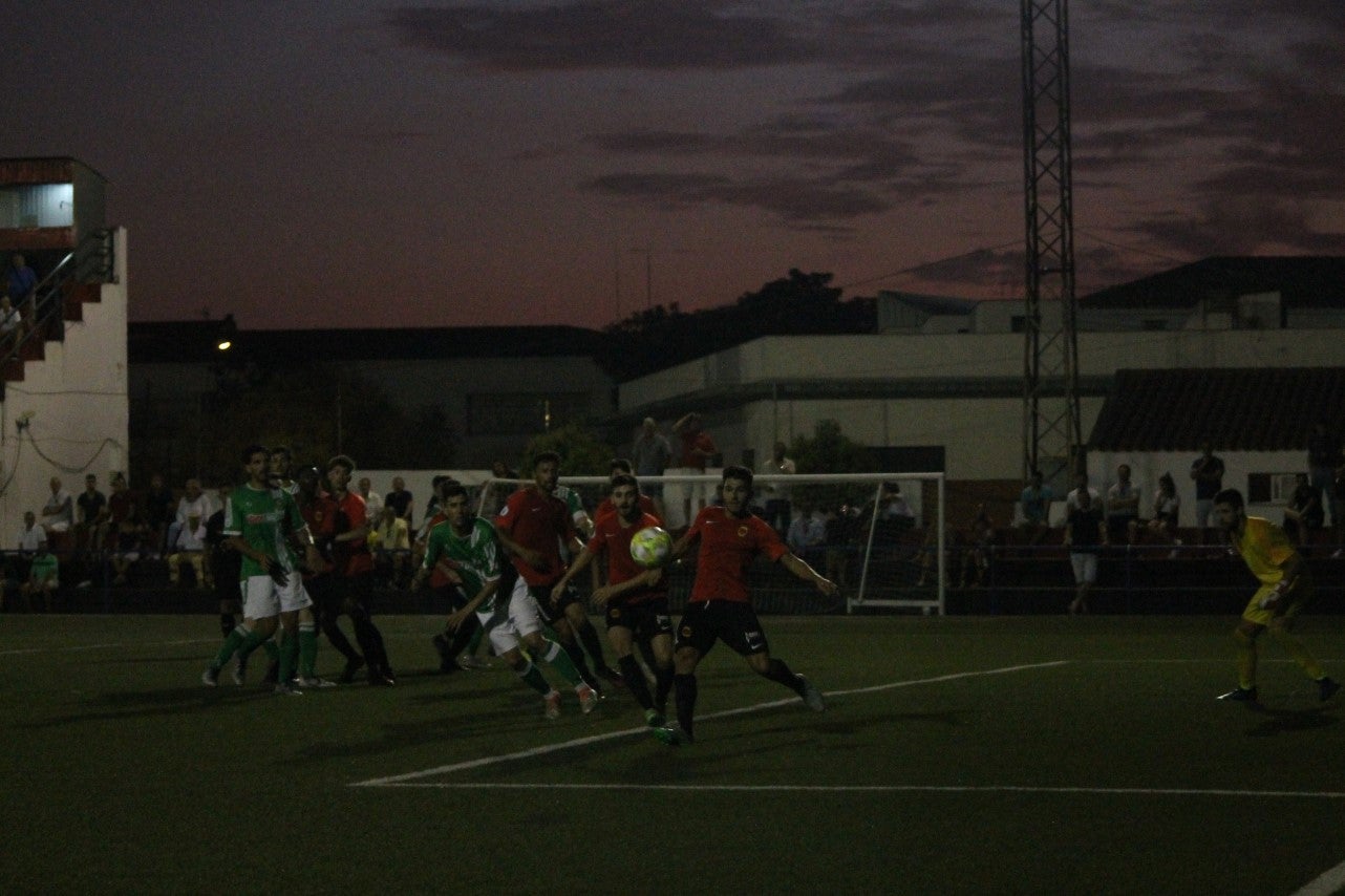 Algunas imágenes del encuentro de la segunda jornada de Tercera División disputado en el Emilio Macarro de Montijo y que terminó 2-1 (01-09-2019)