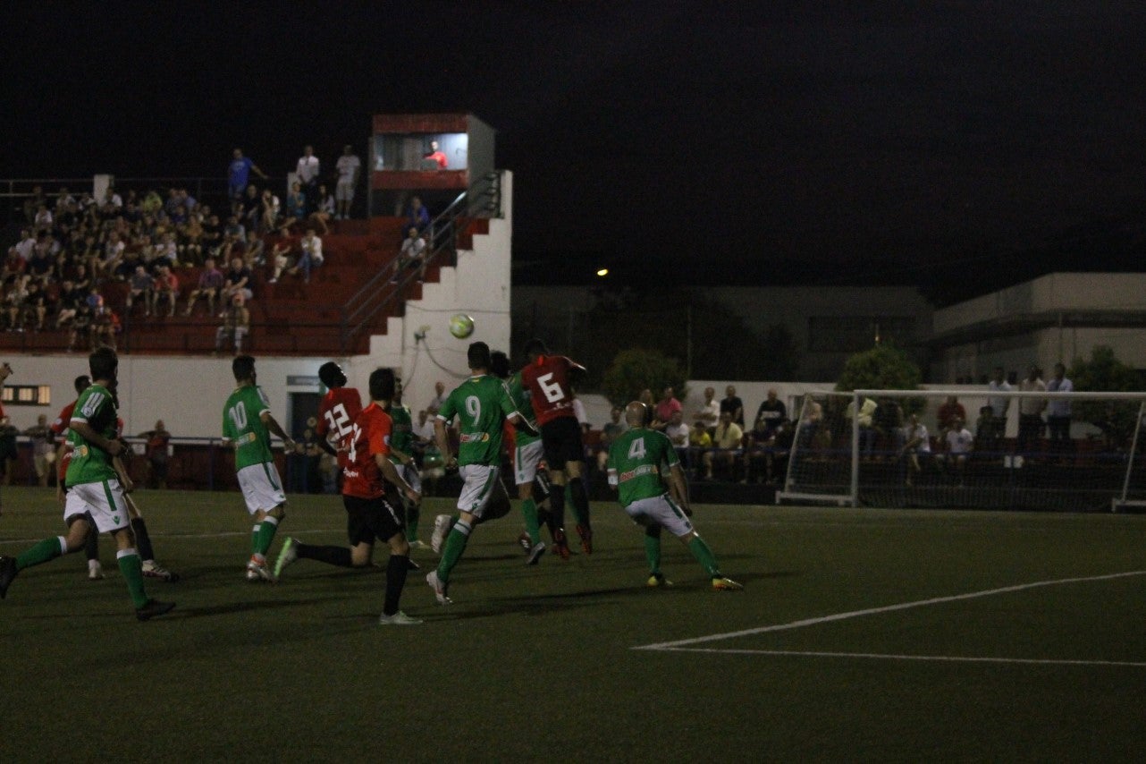 Algunas imágenes del encuentro de la segunda jornada de Tercera División disputado en el Emilio Macarro de Montijo y que terminó 2-1 (01-09-2019)
