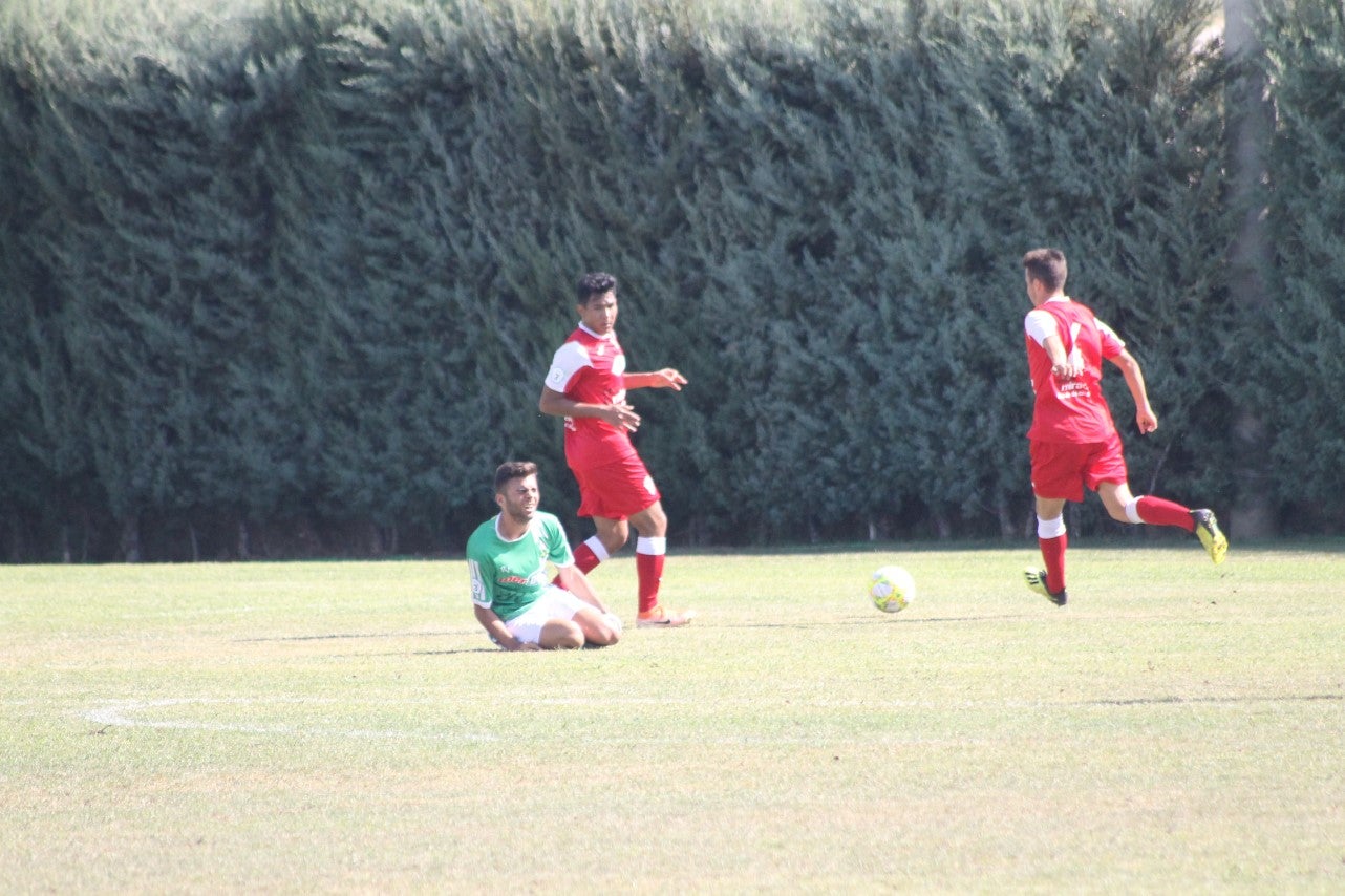 Algunas imágenes del encuentro de la tercera jornada de liga de Tercera División disputado en el Municipal de San Roque y que acabó 2-5 (08-09-2019)