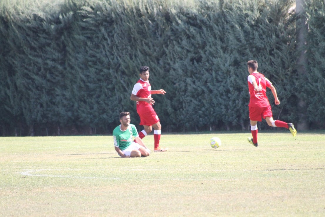 Algunas imágenes del encuentro de la tercera jornada de liga de Tercera División disputado en el Municipal de San Roque y que acabó 2-5 (08-09-2019)