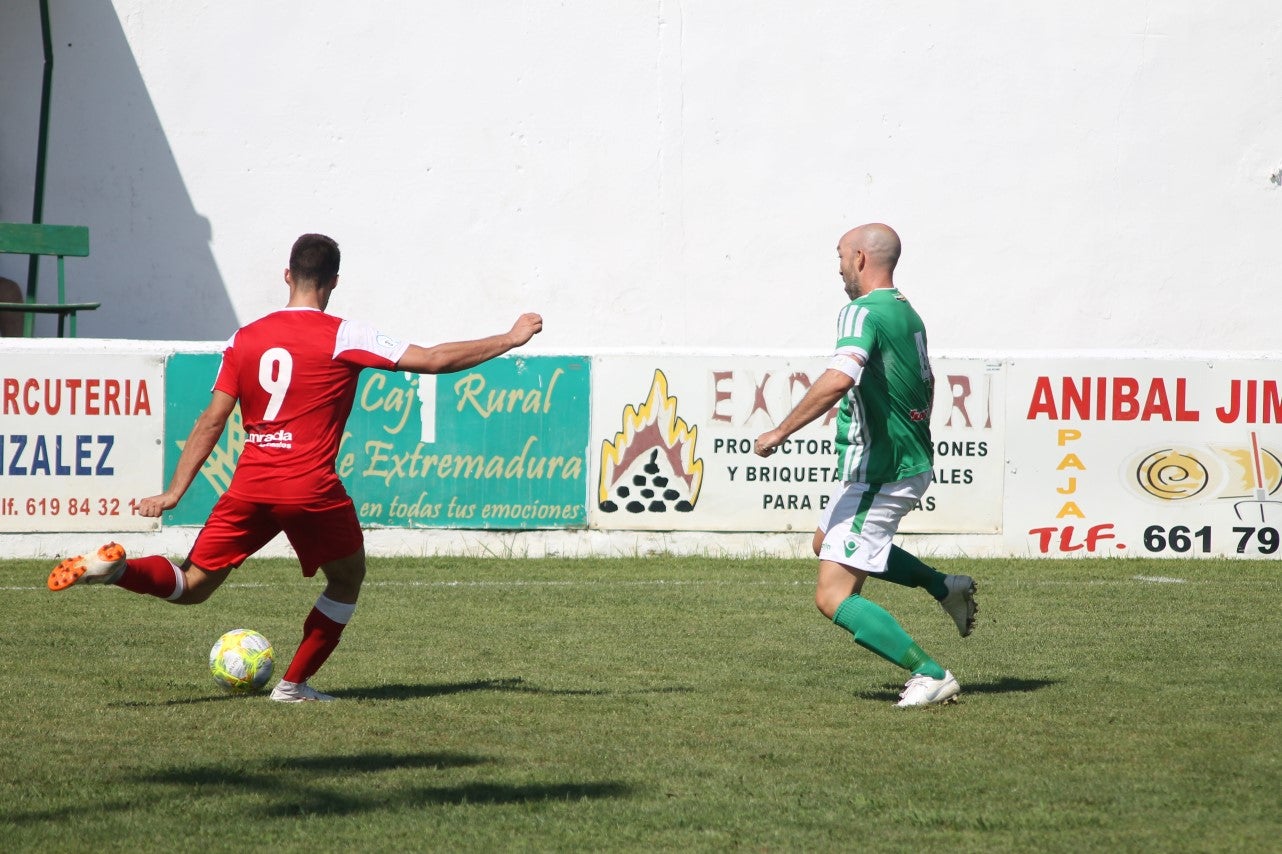 Algunas imágenes del encuentro de la tercera jornada de liga de Tercera División disputado en el Municipal de San Roque y que acabó 2-5 (08-09-2019)