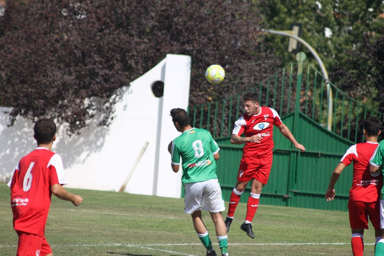 Algunas imágenes del encuentro de la tercera jornada de liga de Tercera División disputado en el Municipal de San Roque y que acabó 2-5 (08-09-2019)