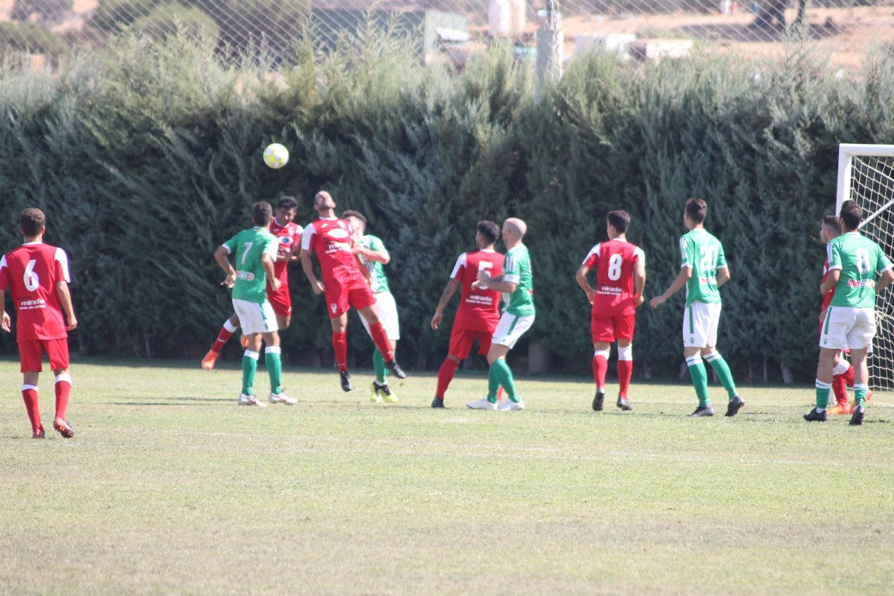Algunas imágenes del encuentro de la tercera jornada de liga de Tercera División disputado en el Municipal de San Roque y que acabó 2-5 (08-09-2019)
