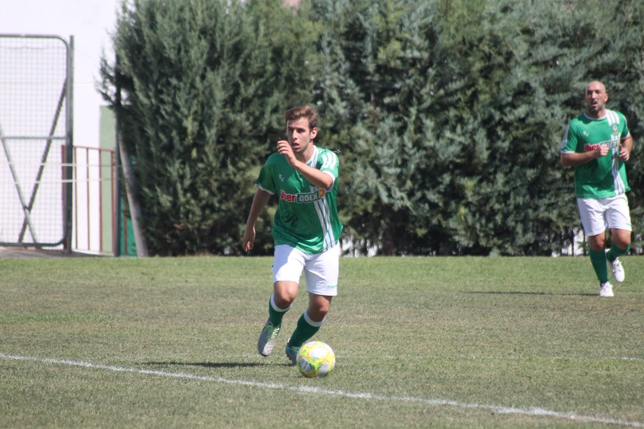 Algunas imágenes del encuentro de la tercera jornada de liga de Tercera División disputado en el Municipal de San Roque y que acabó 2-5 (08-09-2019)