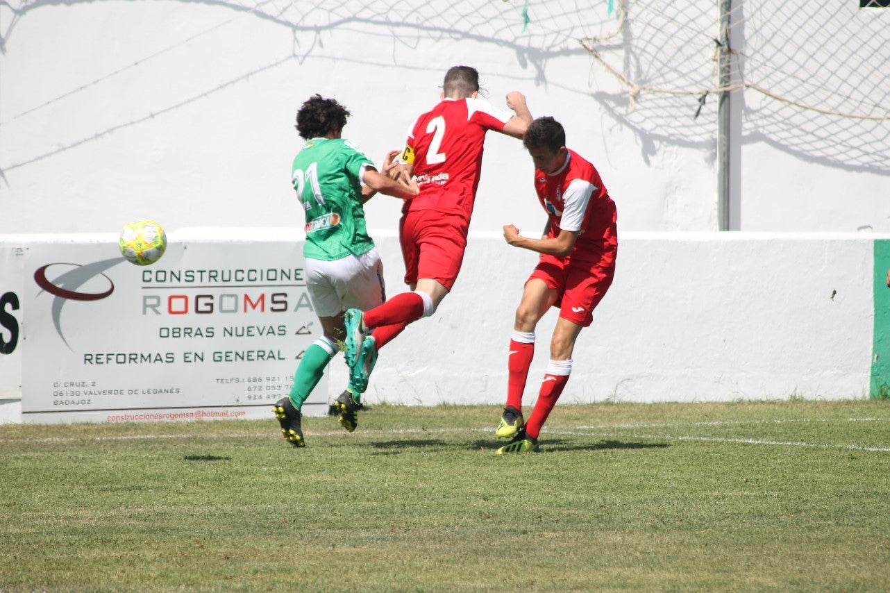 Algunas imágenes del encuentro de la tercera jornada de liga de Tercera División disputado en el Municipal de San Roque y que acabó 2-5 (08-09-2019)