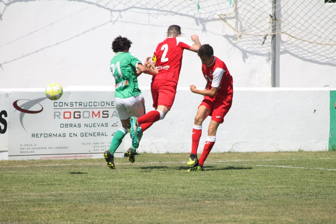 Algunas imágenes del encuentro de la tercera jornada de liga de Tercera División disputado en el Municipal de San Roque y que acabó 2-5 (08-09-2019)