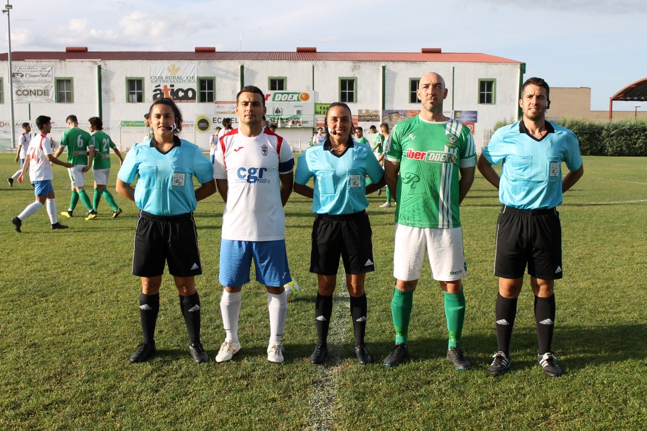 Algunas imágenes del encuentro de la quinta jornada de liga de Tercera División disputado en el Municipal de San Roque y que acabó en empate a cero. (22-09-2019)