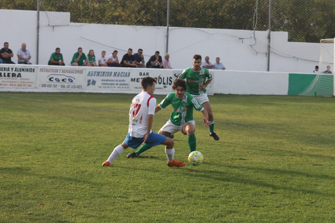 Algunas imágenes del encuentro de la quinta jornada de liga de Tercera División disputado en el Municipal de San Roque y que acabó en empate a cero. (22-09-2019)