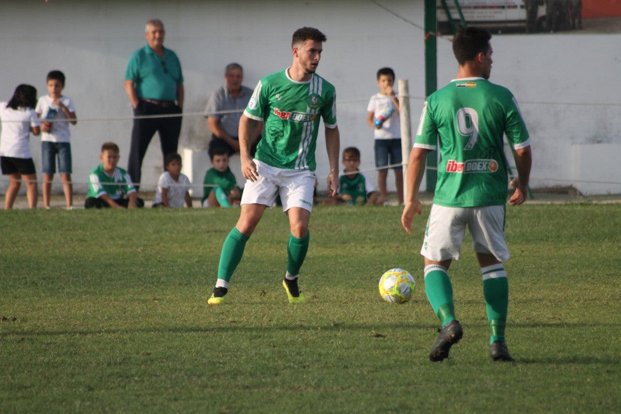 Algunas imágenes del encuentro de la quinta jornada de liga de Tercera División disputado en el Municipal de San Roque y que acabó en empate a cero. (22-09-2019)