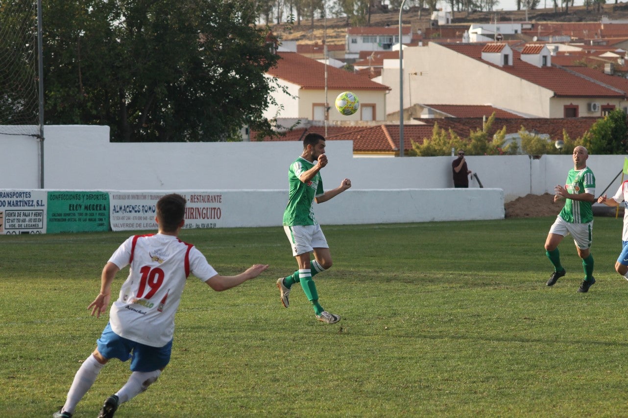Algunas imágenes del encuentro de la quinta jornada de liga de Tercera División disputado en el Municipal de San Roque y que acabó en empate a cero. (22-09-2019)