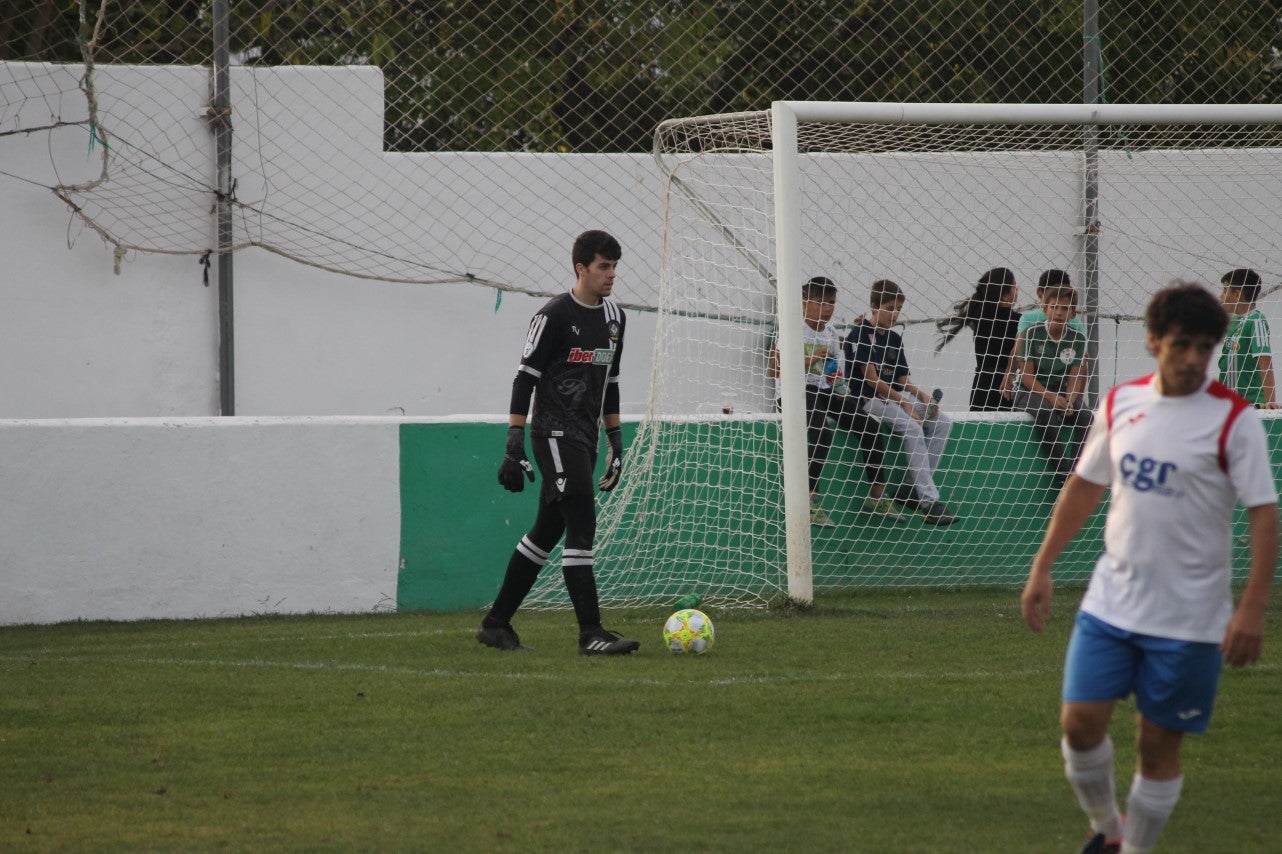 Algunas imágenes del encuentro de la quinta jornada de liga de Tercera División disputado en el Municipal de San Roque y que acabó en empate a cero. (22-09-2019)