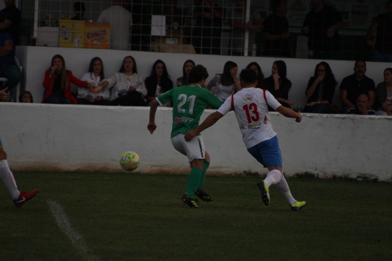 Algunas imágenes del encuentro de la quinta jornada de liga de Tercera División disputado en el Municipal de San Roque y que acabó en empate a cero. (22-09-2019)