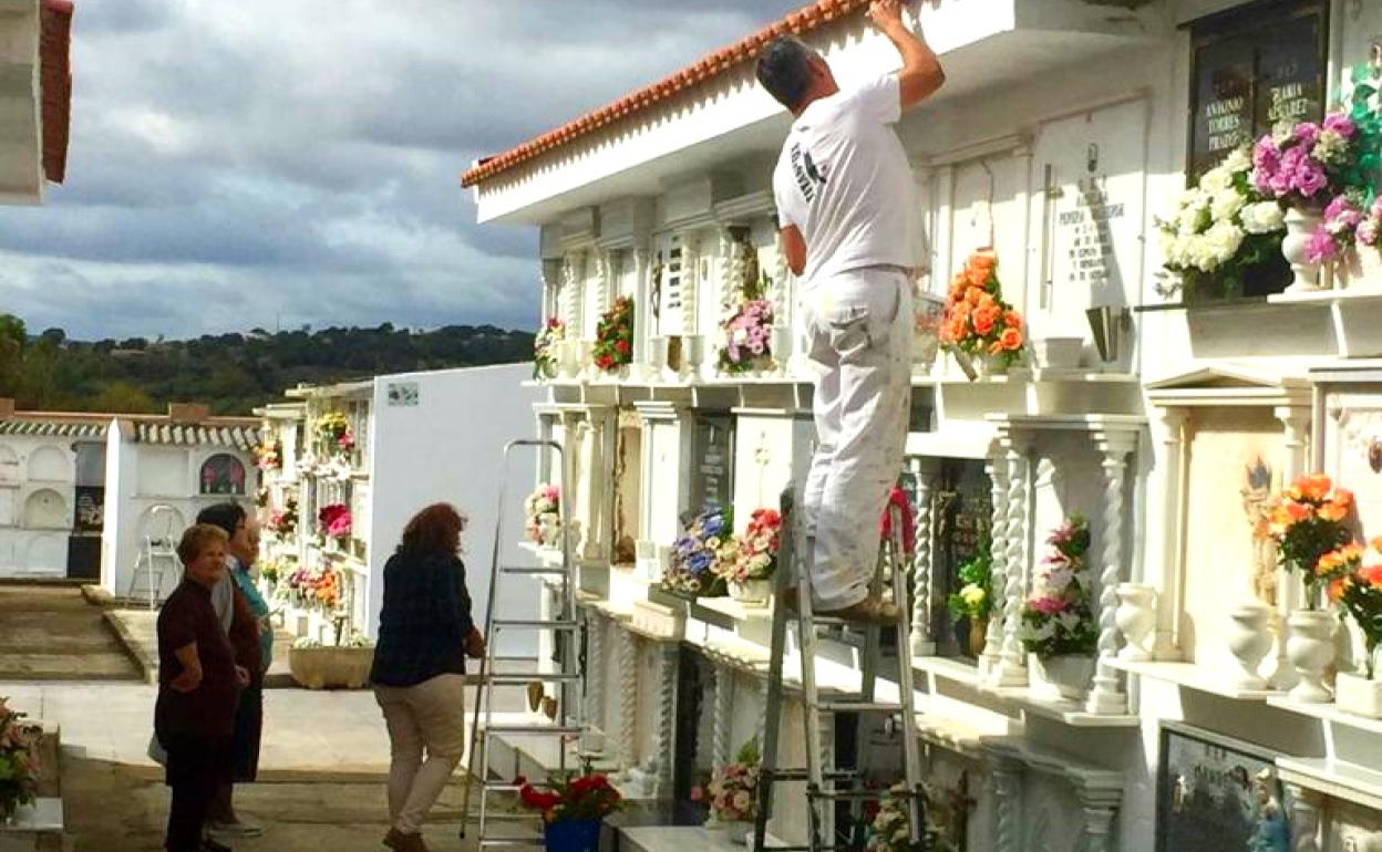 Visitas y cuidados en el cementerio