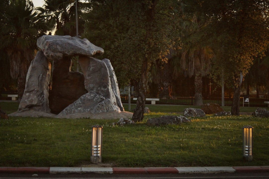 Fotos: Replica del Dolmen El Rebellao