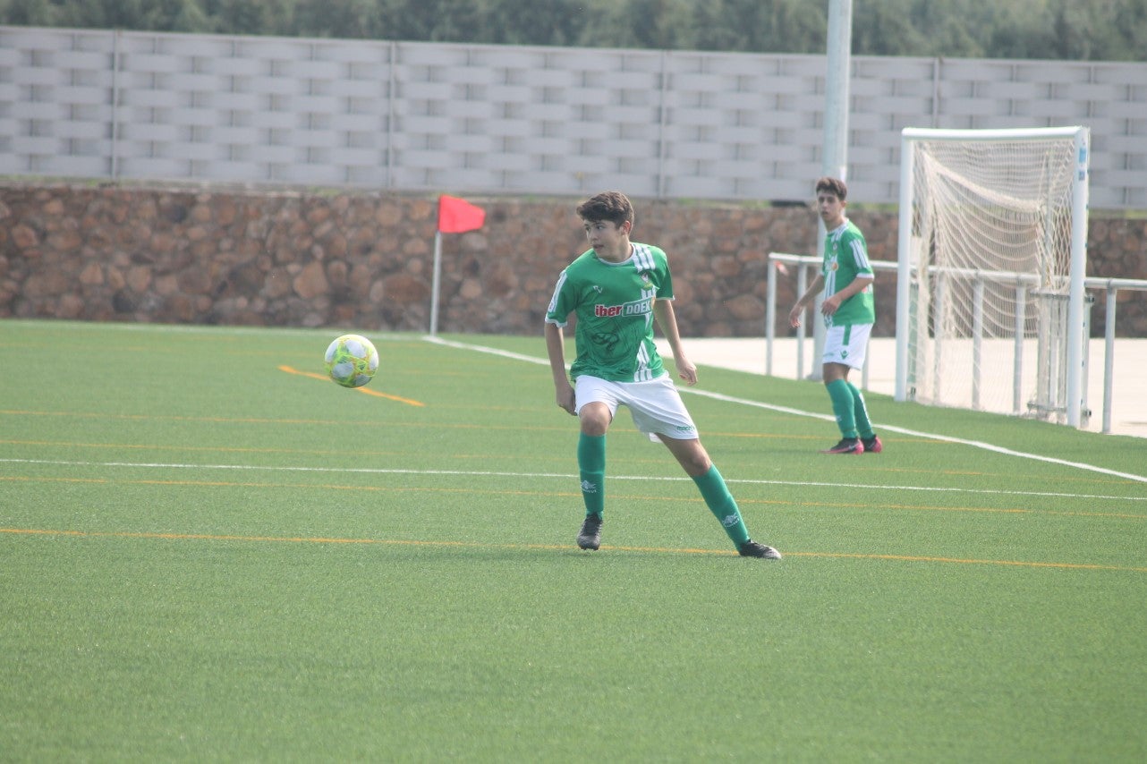 Fotos: Juveniles: Racing Valverdeño – Gran Maestre (I)