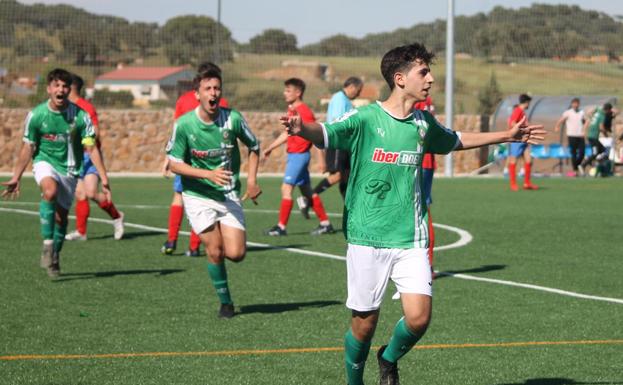 Imagen. Celebración del gol de Daniel Tomé que dio los tres puntos a los valverdeños