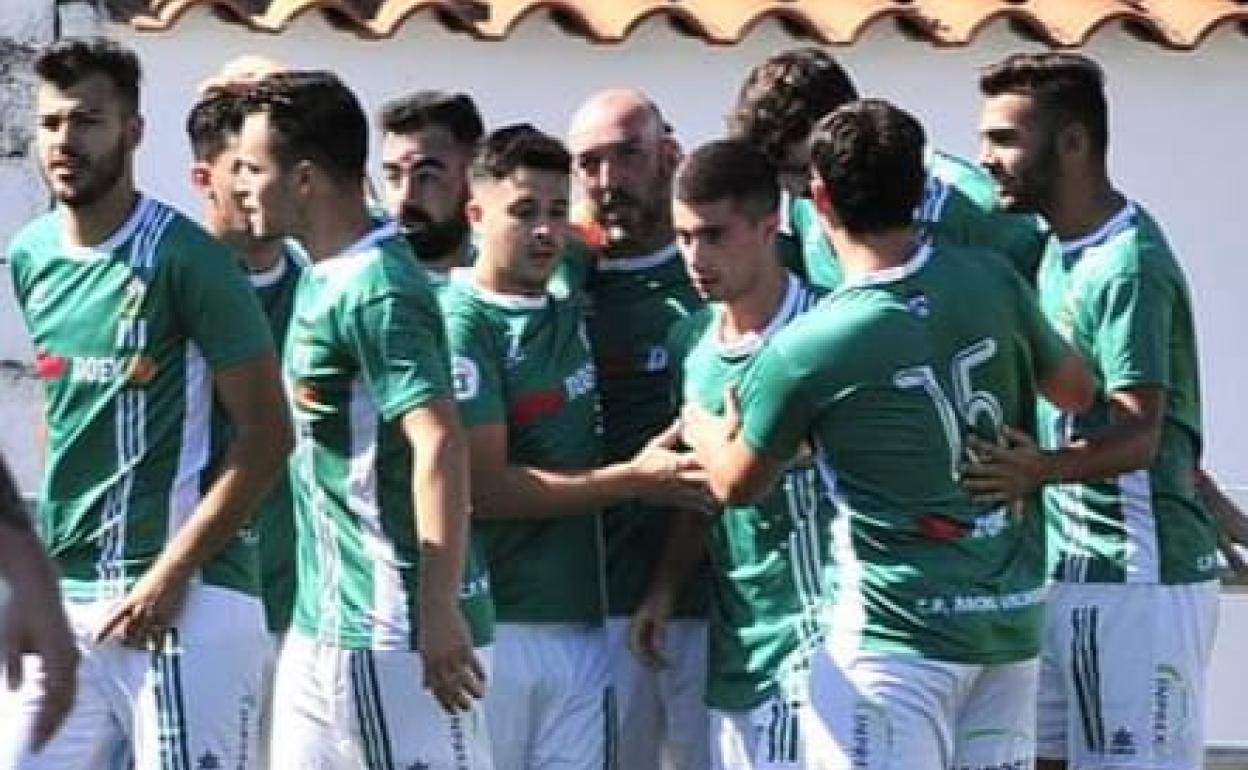 Los valverdeños celebran uno de los goles