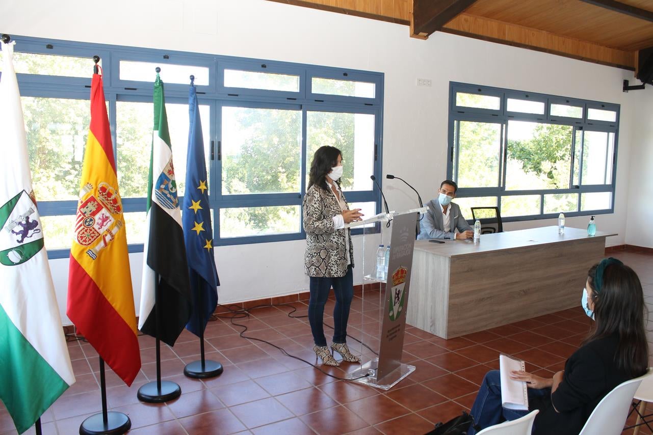 Fotos: Visita de la Consejera de Educación y Empleo, Esther Gutiérrez