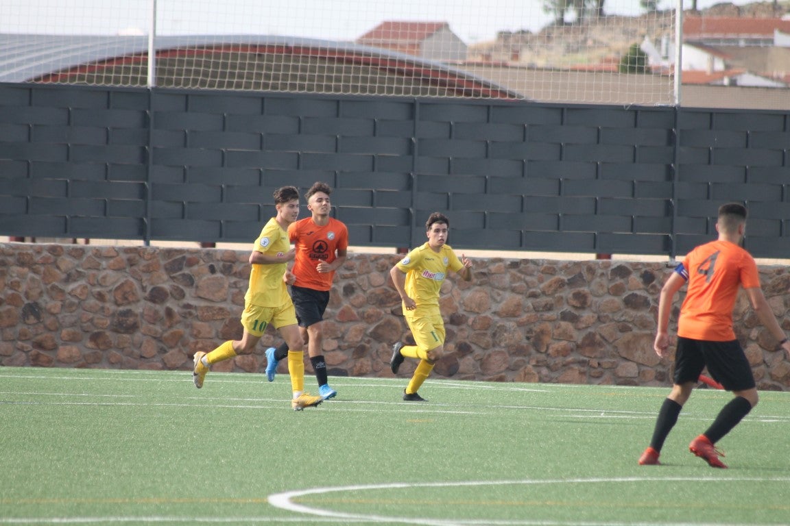 Fotos: Juveniles: Racing Valverdeño – Alconchel