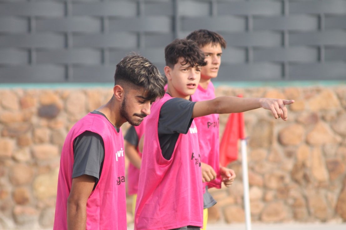 Fotos: Juveniles: Racing Valverdeño – Alconchel
