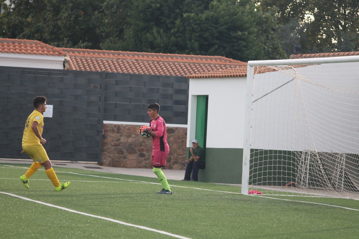 Fotos: Juveniles: Racing Valverdeño – Alconchel