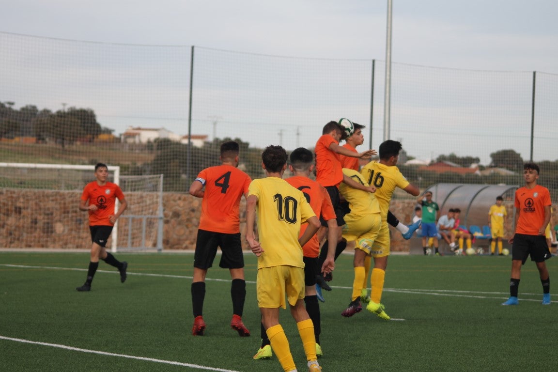Fotos: Juveniles: Racing Valverdeño – Alconchel