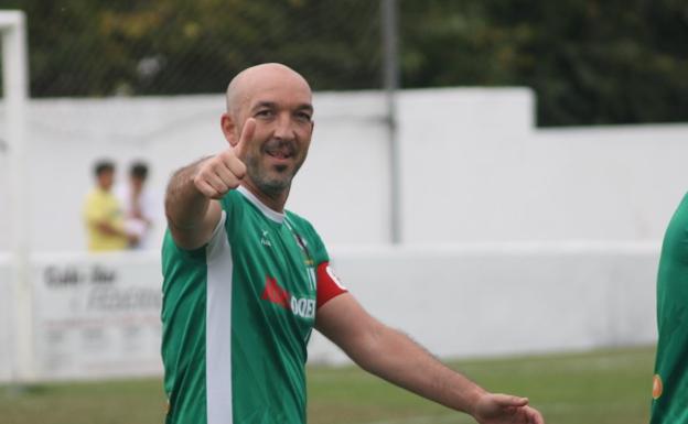 Imagen. Aitor celebra su segundo gol de la temporada