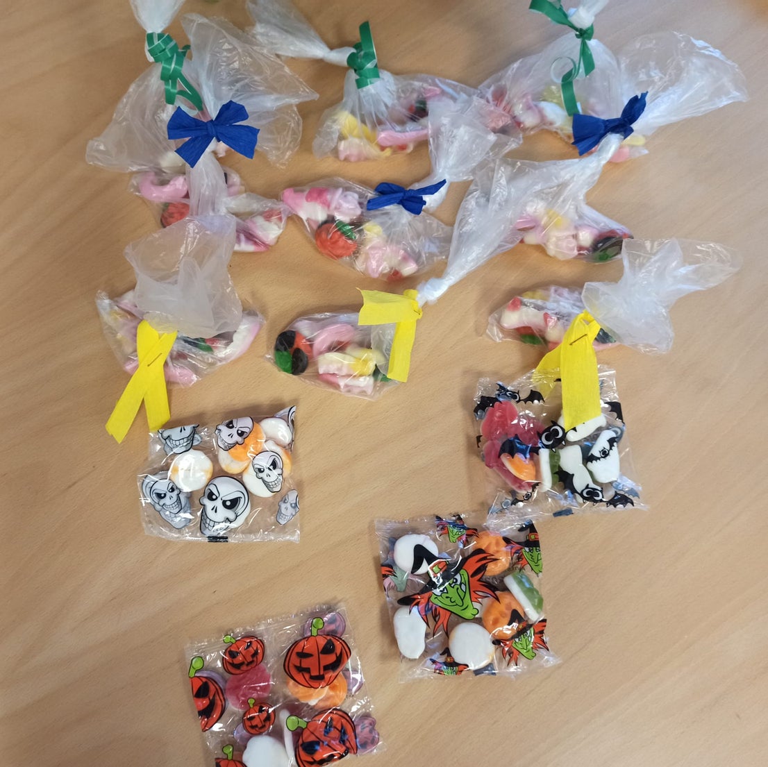 Fotos: Celebración de 'Todos los Santos' y Halloween en el Colegio Público 'César Hurtado Delicado'