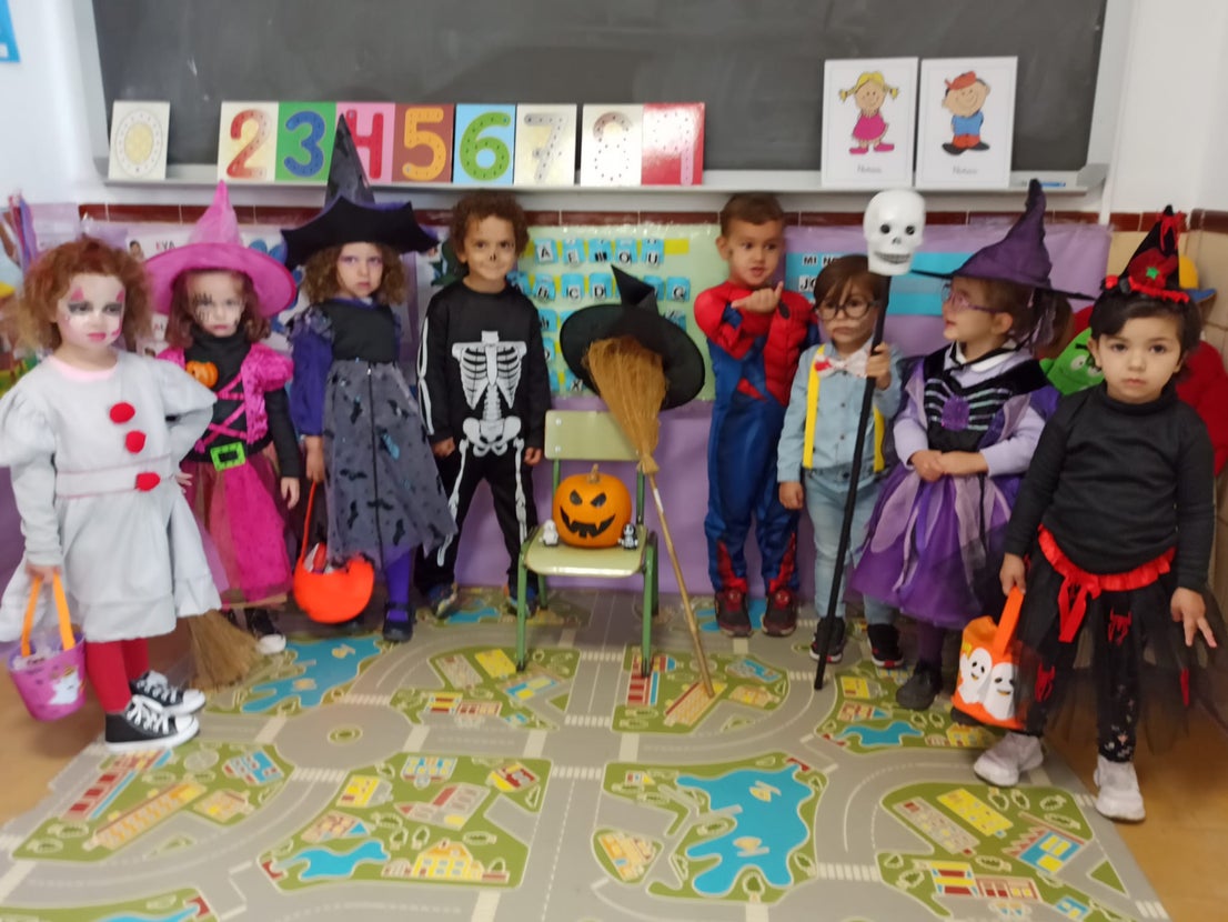 Fotos: Celebración de 'Todos los Santos' y Halloween en el Colegio Público 'César Hurtado Delicado'