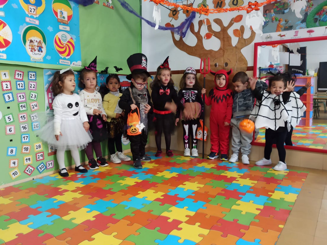 Fotos: Celebración de 'Todos los Santos' y Halloween en el Colegio Público 'César Hurtado Delicado'