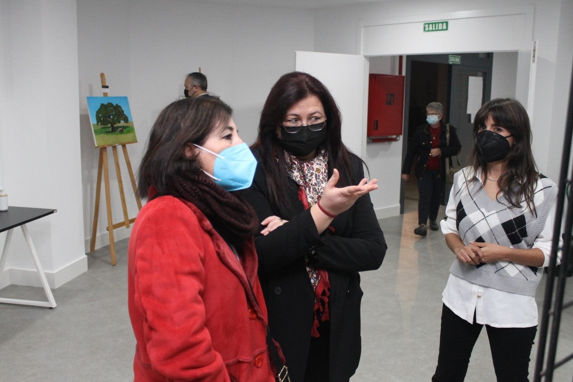 Fotos: Inauguración de la Exposición de Pintura de los Alumnos de Belén Rastrollo