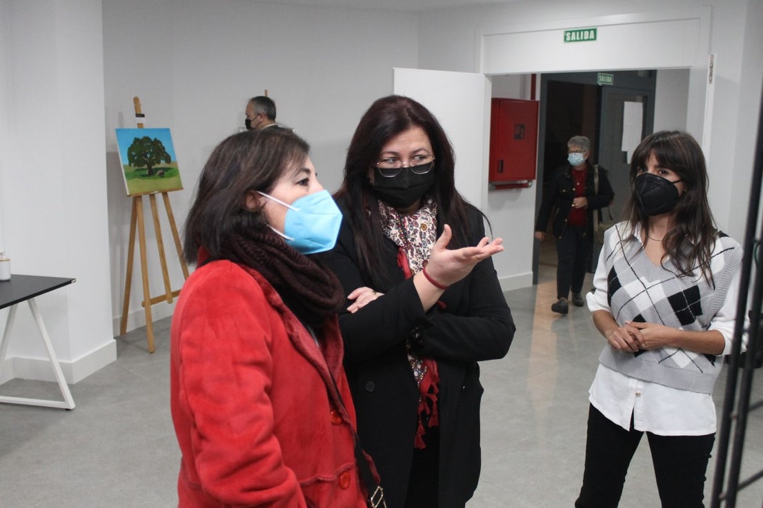 Fotos: Inauguración de la Exposición de Pintura de los Alumnos de Belén Rastrollo