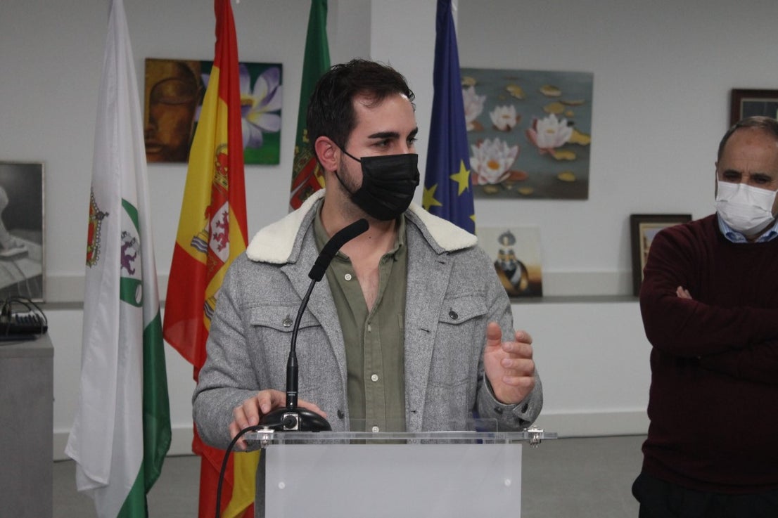 Fotos: Inauguración de la Exposición de Pintura de los Alumnos de Belén Rastrollo