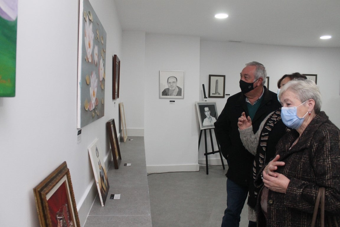 Fotos: Inauguración de la Exposición de Pintura de los Alumnos de Belén Rastrollo