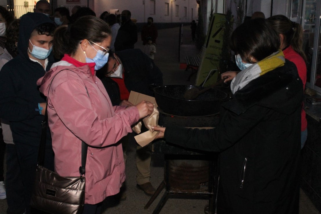 Fotos: Talleres Navideños y Castañas Asadas por ‘Adoro el Shopping Local’ 2021