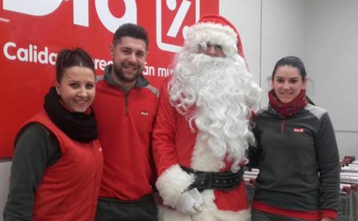 Papá Noel visitando los comercios de Valverde en el año 2016