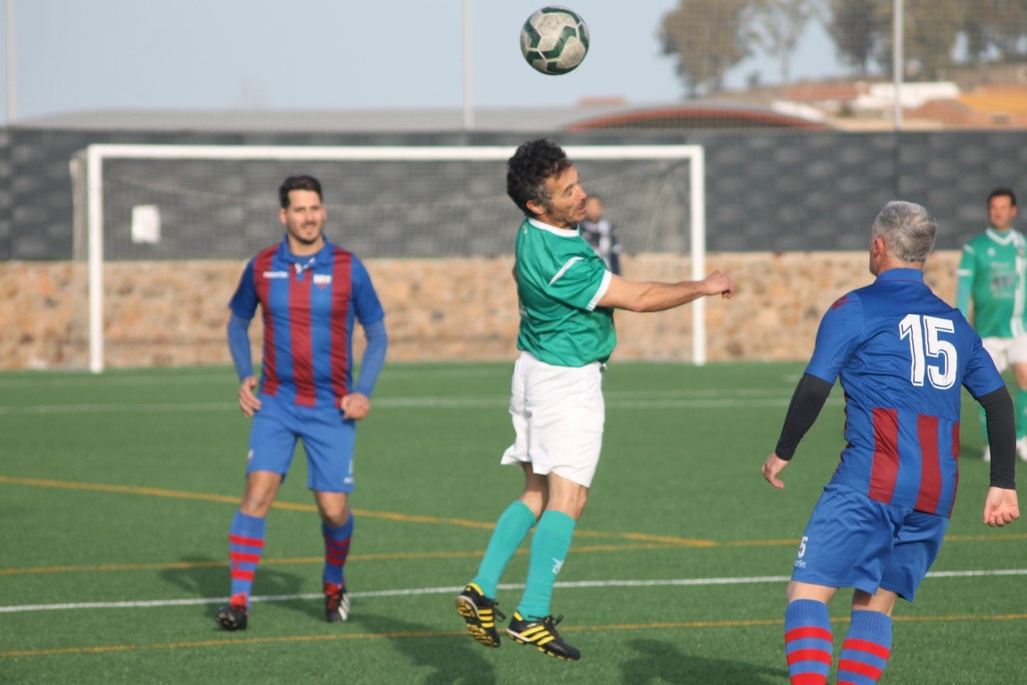 Fotos: Veteranos Valverde – CF Extremadura Veteranos