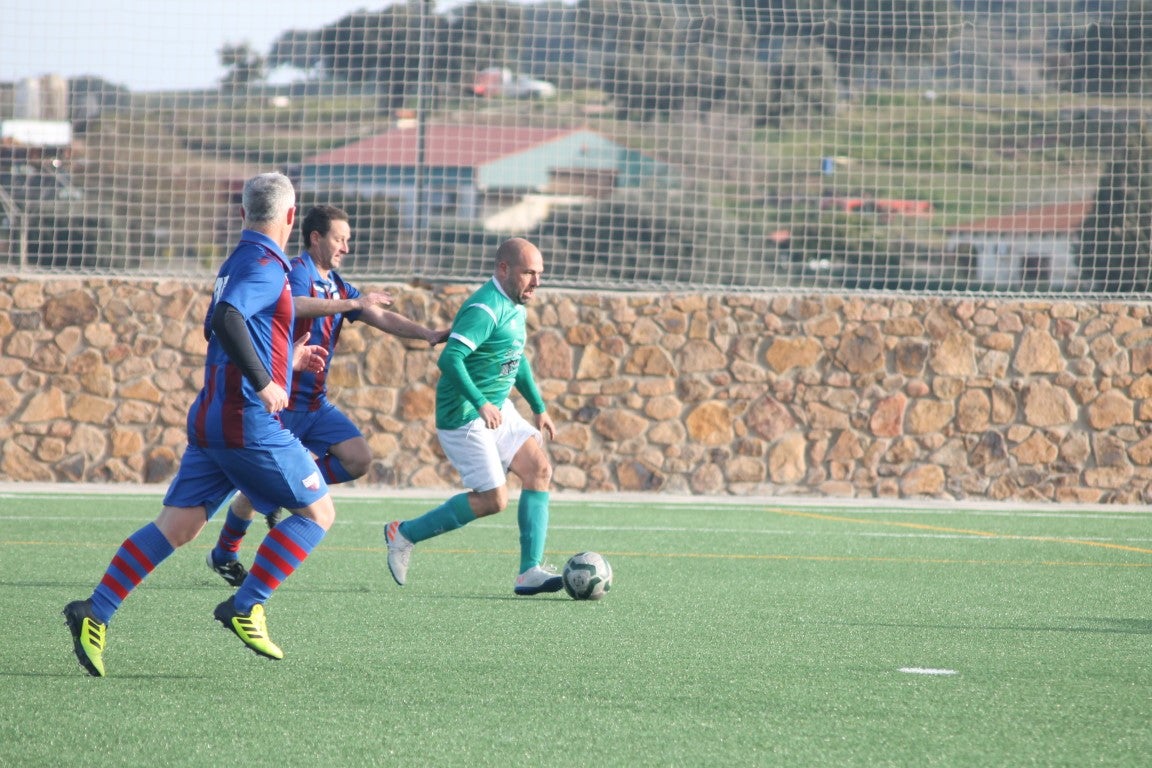 Fotos: Veteranos Valverde – CF Extremadura Veteranos