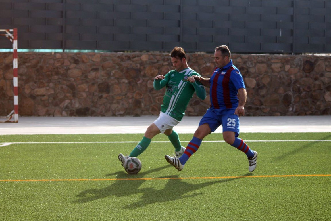 Fotos: Veteranos Valverde – CF Extremadura Veteranos
